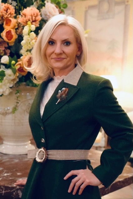 Denisa Vadkertiová Regional Representative 42